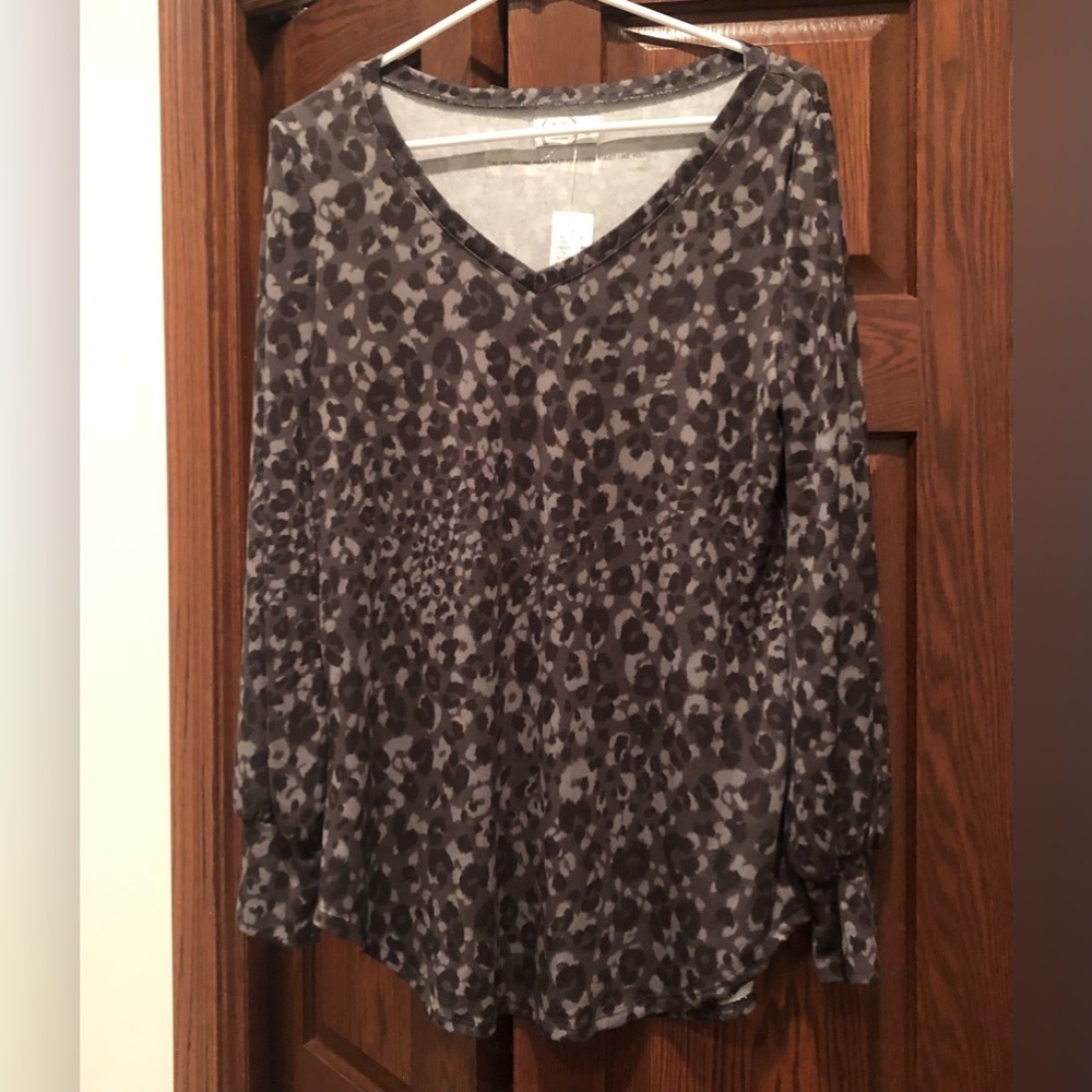 NWT MAURICES LEOPARD TOP